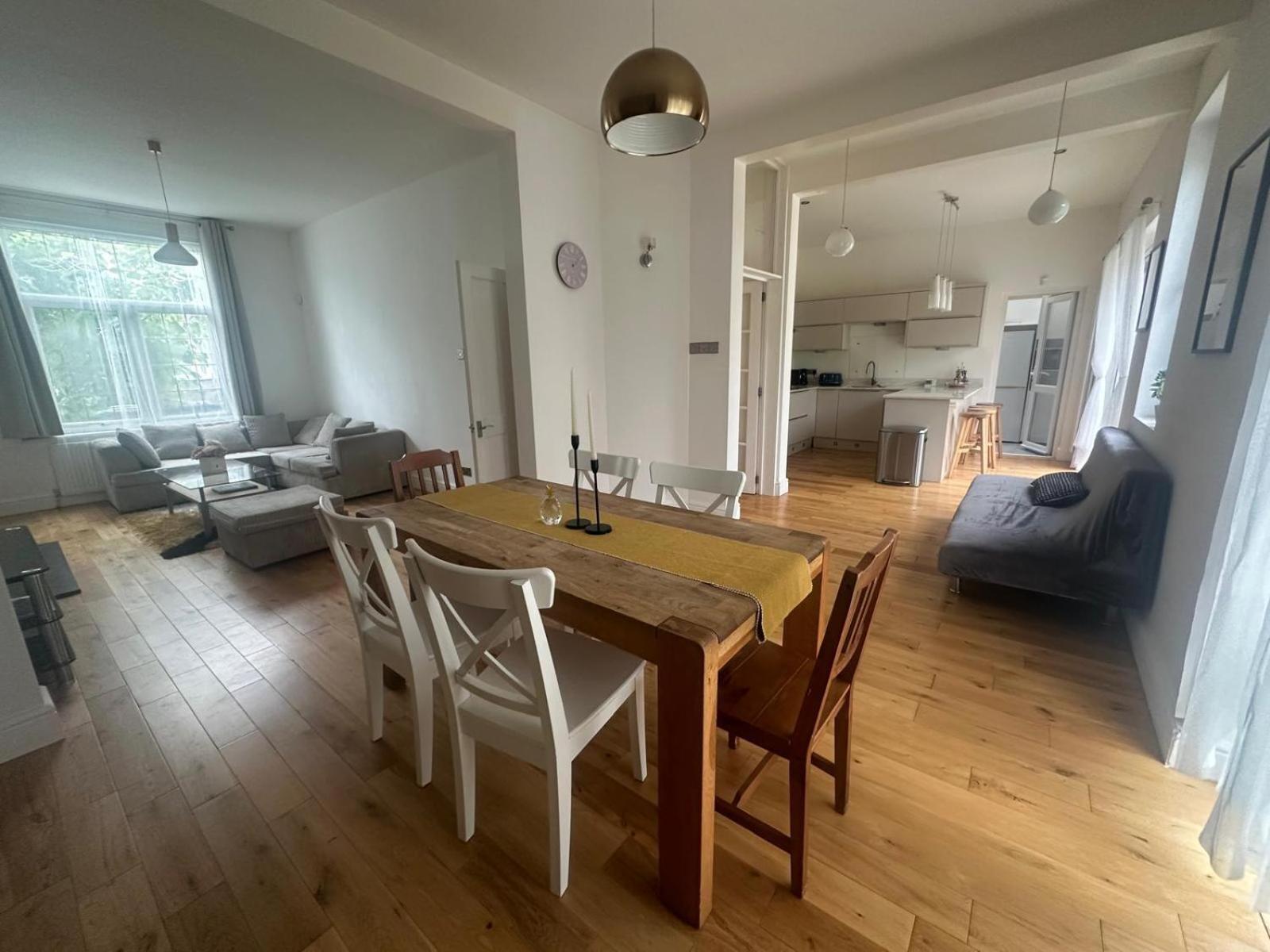 Luxurious Living 4 Bedroom Home 런던 외부 사진